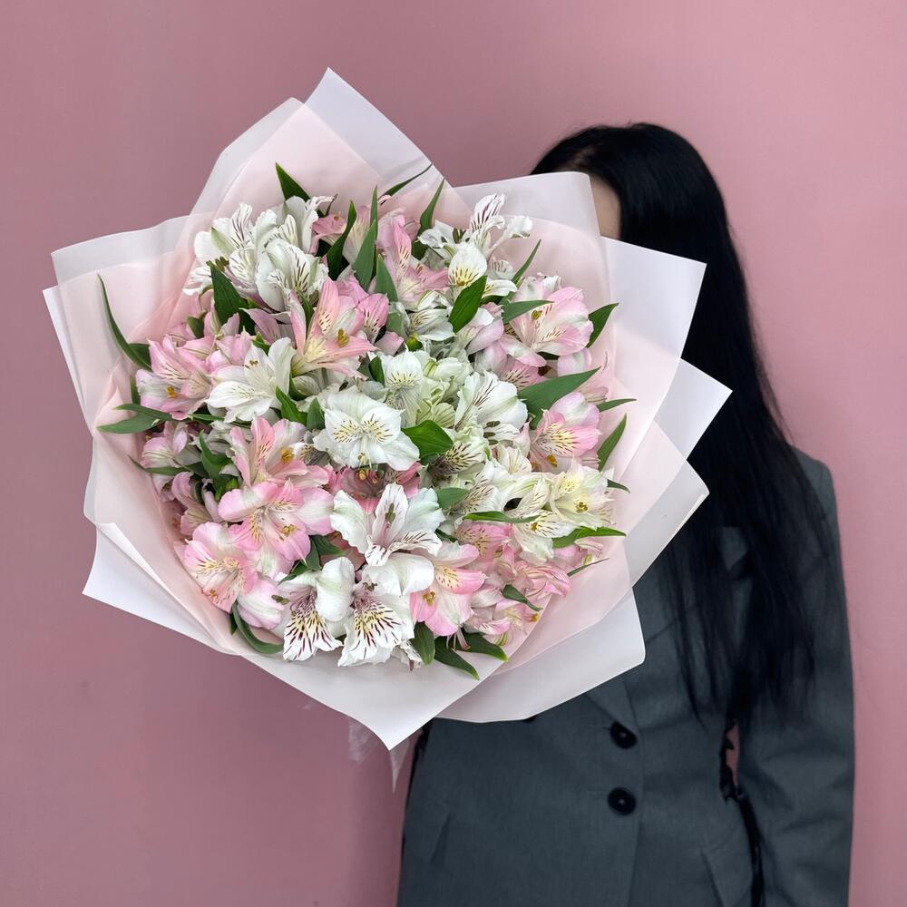 Букет из 21 альстромерии